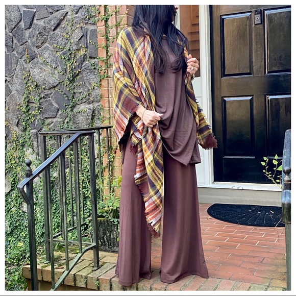 EARTH TONES GORGEOUS OVERSIZED SCARF/SHAWL - Picture 3 of 4
